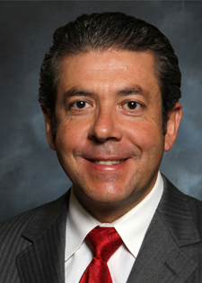 Oscar Gonzalez (MBA ‘05, PKE 116), Co-CEO of Northgate Gonzalez Market