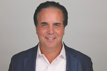 Vince Monteparte (MBA ’01)